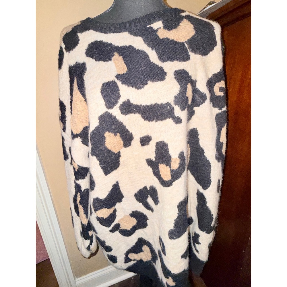 Entro Leopard Print Sweater Womens 1X Cream Black Excellent Oversized Fuzzy Knit
